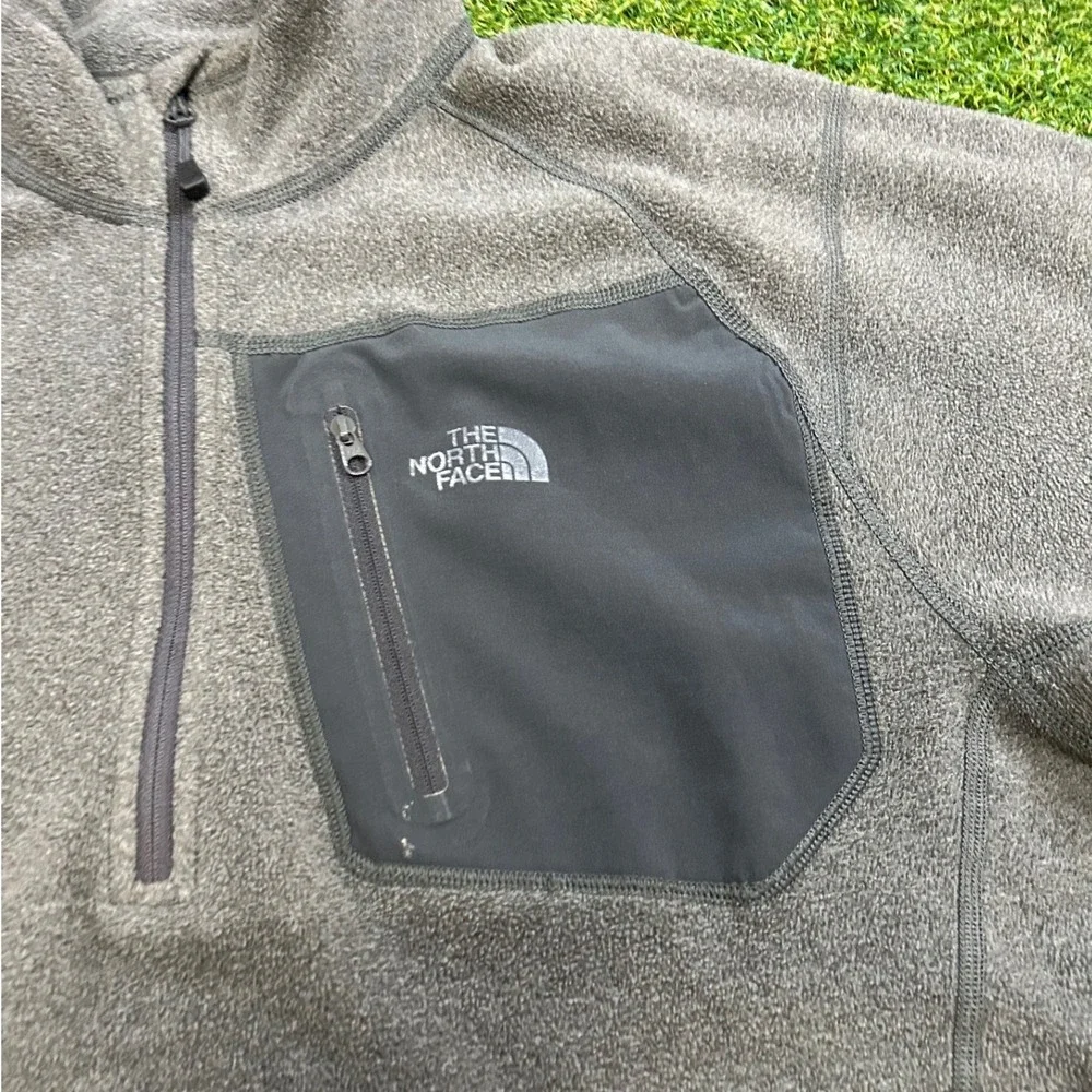 The North Face Mens Grey Quarter Zip Fleece Pullover Chest Pocket Medium
